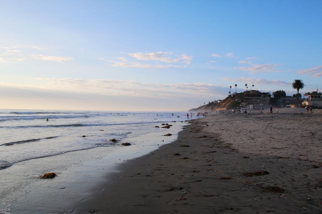 Days Inn By Wyndham Encinitas Moonlight Beach Exterior photo