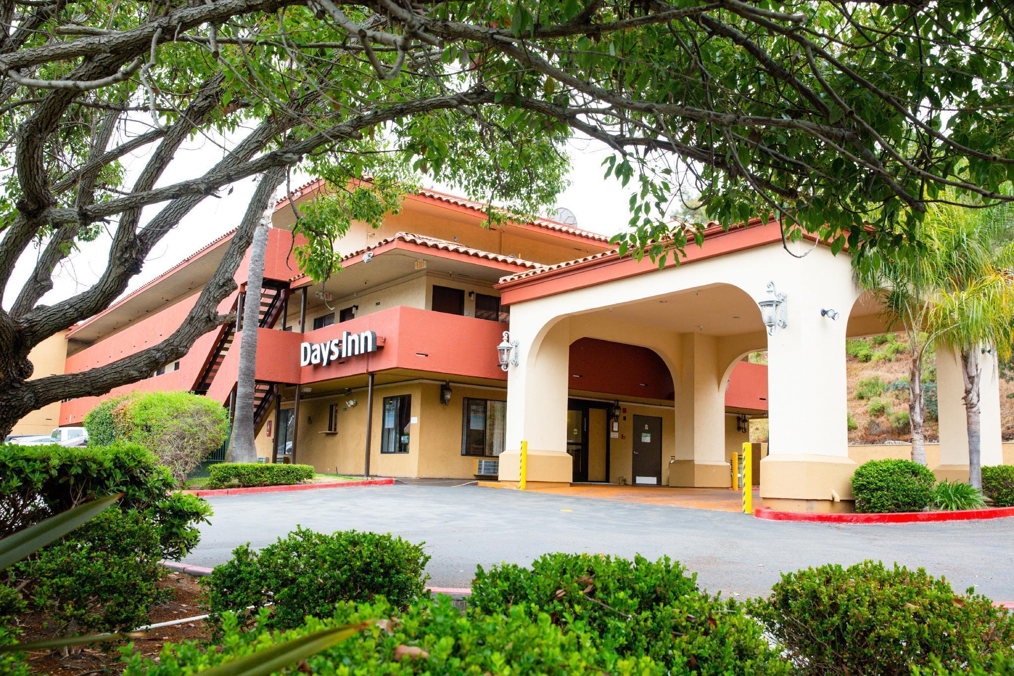 Days Inn By Wyndham Encinitas Moonlight Beach Exterior photo